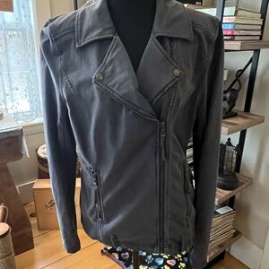Elegant Women's Gray Leather Jacket